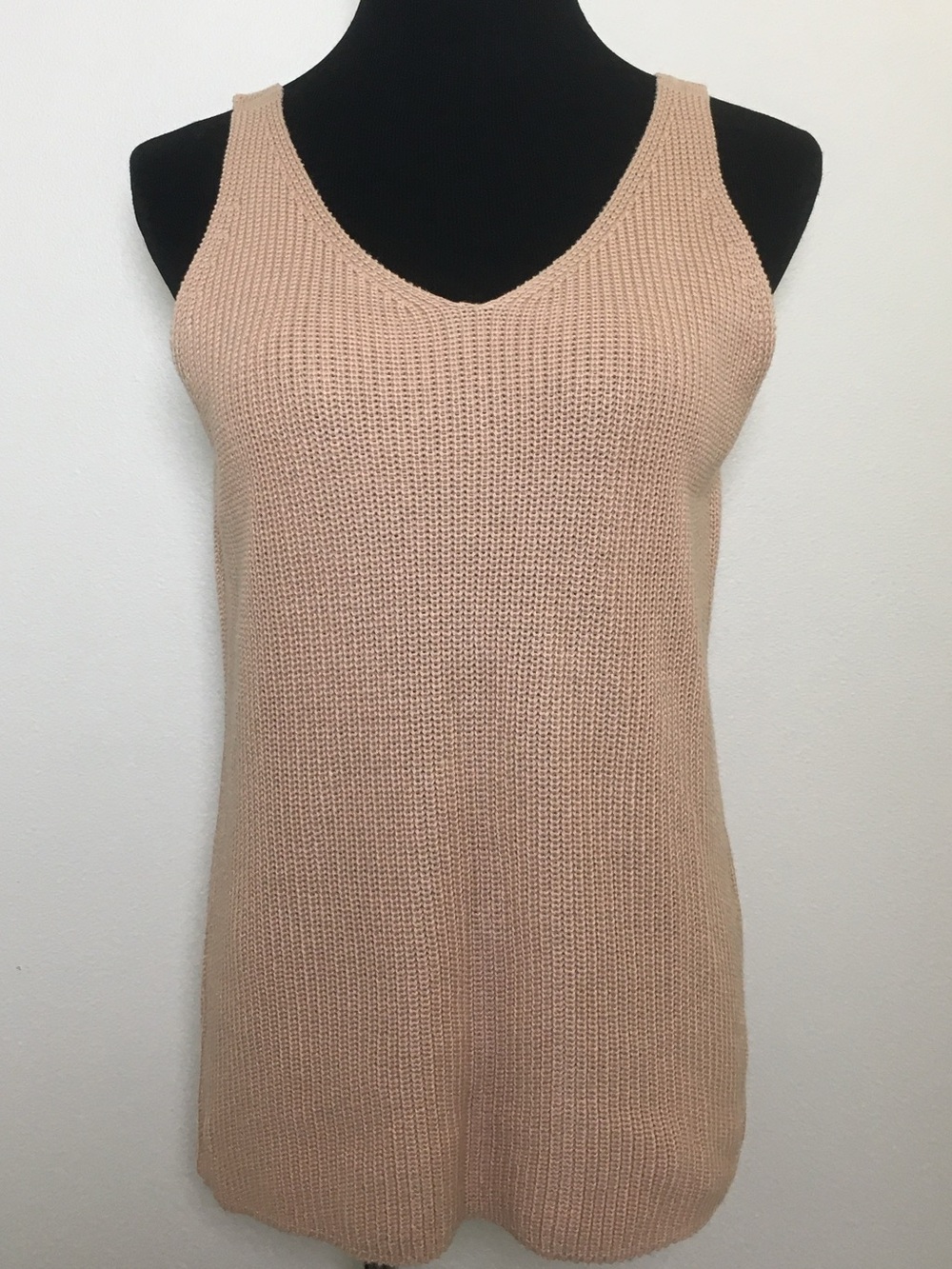 Sleeveless Knit V-Neck Tank Top
